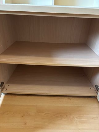 Escritorio modular beige y blanco