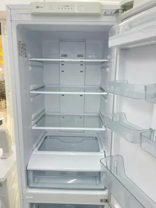 Nevera Samsung Blanca altura 1.88 con garantía