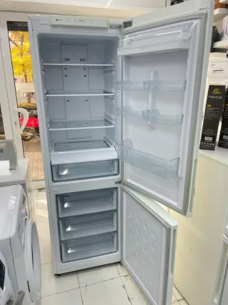 Nevera Samsung Blanca altura 1.88 con garantía