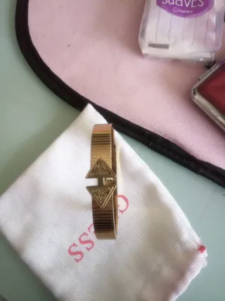 Brazalete Guess Dorado Nuevo