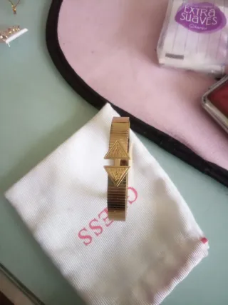 Brazalete Guess Dorado Nuevo