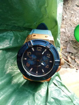 Reloj Guess Acero Azul y Dorado
