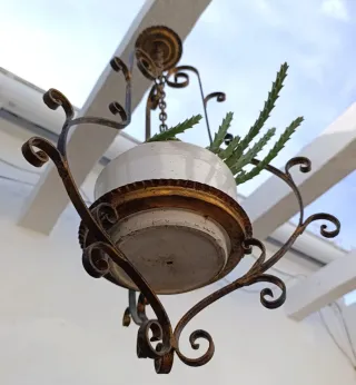 Colgador forja maceta