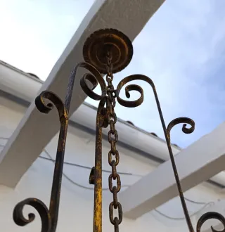 Colgador forja maceta