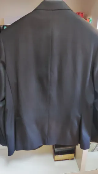 Traje de caballero gris oscuro