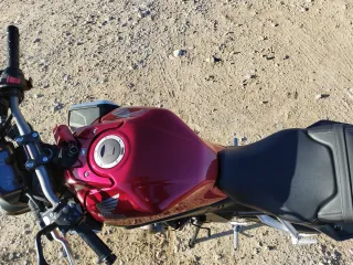 Honda CB650R Roja 18.000kms