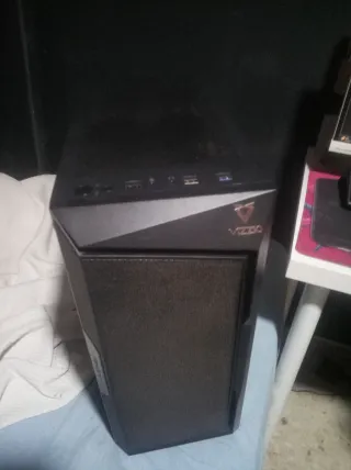 Torre PC vacía + ventilador + alfombrilla led