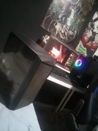 Torre PC vacía + ventilador + alfombrilla led