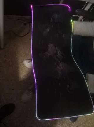 Torre PC vacía + ventilador + alfombrilla led