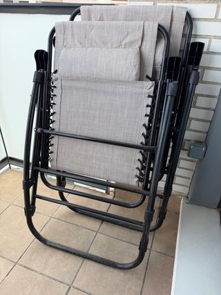 Tumbona balancín plegable color crema