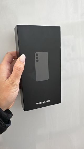 Caja Samsung S24 FE Grafito