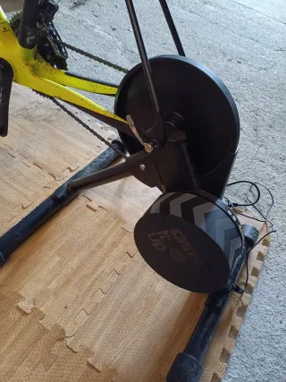 Rodillo Wahoo Kick Core Fluid