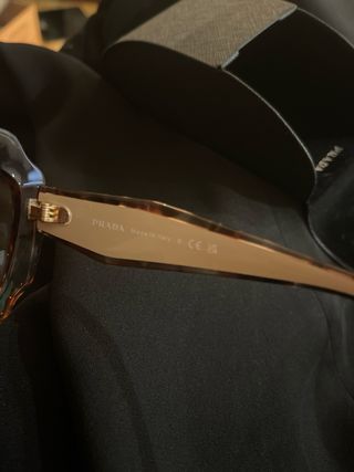 Gafas de sol Prada marrones