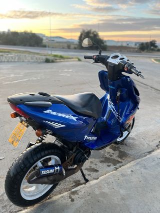 Yamaha Aerox Azul