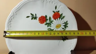 Juego de 4 platos antiguos de porcelana