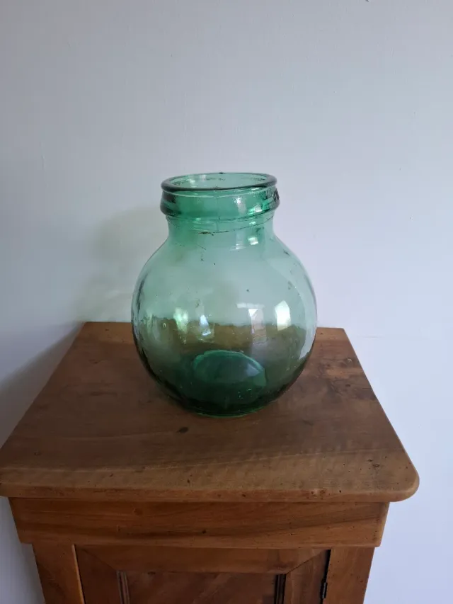 Damajuana antigua verde