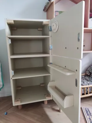 Nevera de juguete Zara Home. 66x30x30