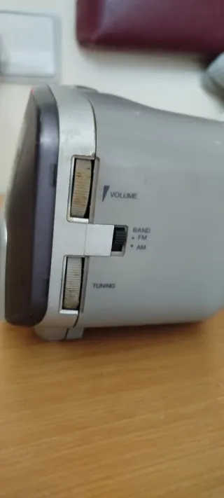 Radio Despertador Aiwa Gris