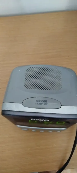 Radio Despertador Aiwa Gris