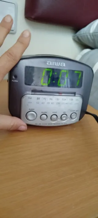 Radio Despertador Aiwa Gris