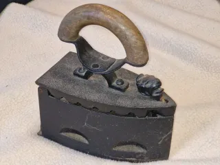 Ferro da stiro antico fine '800