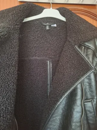 Cazadora biker H&M doble faz negra