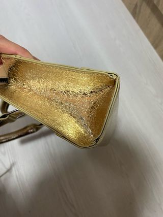 Bolso dorado metalizado