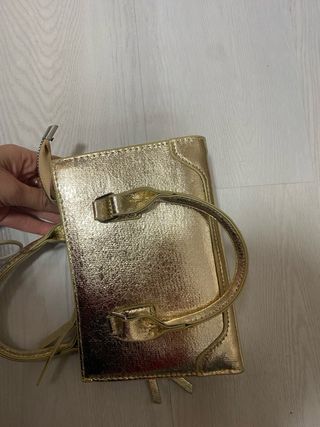 Bolso dorado metalizado