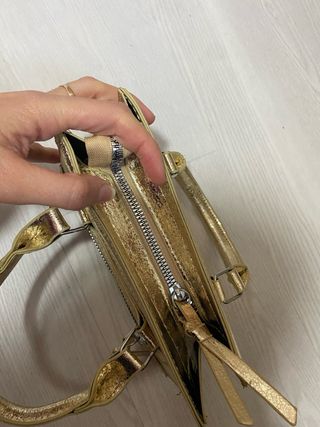 Bolso dorado metalizado