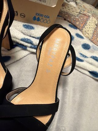 Tacones Mary Paz Negros