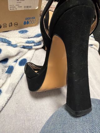 Tacones Mary Paz Negros