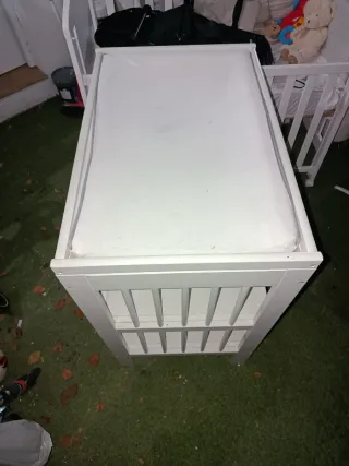 Cambiador de bebé con organizador