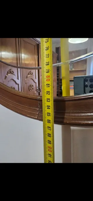 Armario, cómoda y espejo de madera