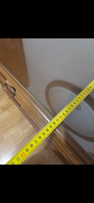 Armario, cómoda y espejo de madera