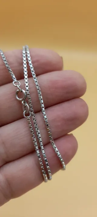 Cadena de oro blanco 18kt.