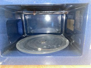 Microondas Samsung de color blanco