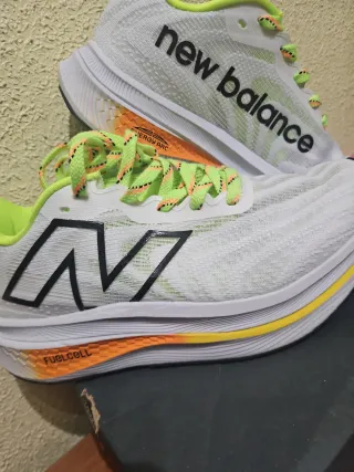 Zapatillas New Balance FuelCell Running Blancas Na