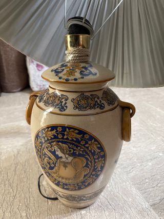 Lampada in ceramica decorata