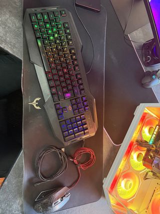 Teclado, Ratón y Alfombrilla RGB
