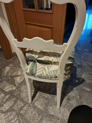 Silla Isabelina Estilo Francés lacada,tapizada