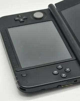 Near Mint Console Nintendo 3ds XL tema Charizard