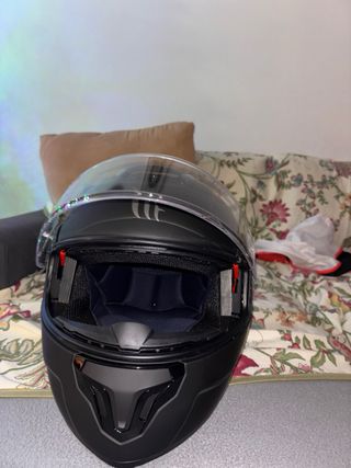 Casco de moto negro MT HELMETS nuevo 100%