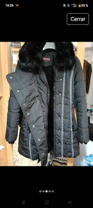 Abrigo acolchado mujer con cuello de pelo