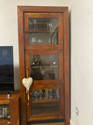 Vitrina madera maciza con cristal