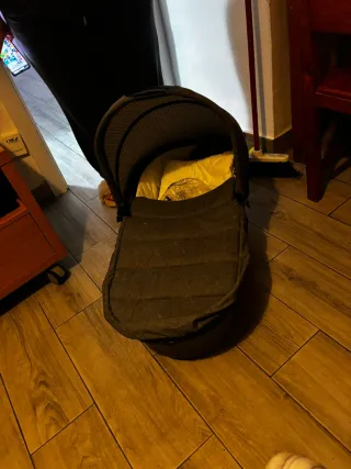 Silla de coche bebé gris