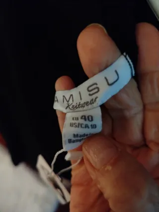 Falda negra nueva con etiqueta