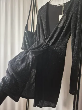 Vestido fiesta Pull&Bear negro brillante