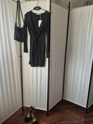 Vestido fiesta Pull&Bear negro brillante