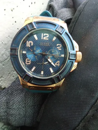 Reloj Guess Acero Azul y Dorado