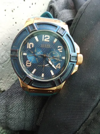 Reloj Guess Acero Azul y Dorado